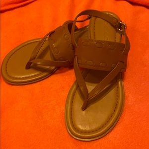 Use coach sandals